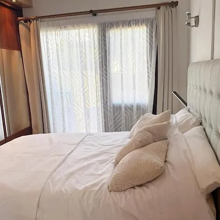 Alia Townhouse Apartment