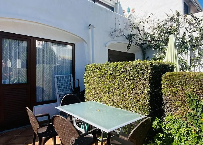 Alia Townhouse Apartment *