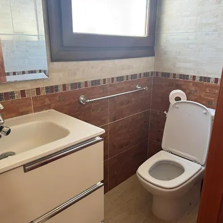 Alia Townhouse 아파트 에스테포나